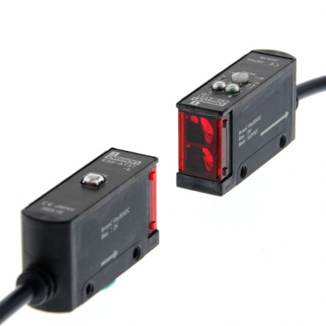 OMRON E3S-AT31 5M E3S-AT31 5M E3S 3028E E3SAT315M OMRON Plastic cc 3h Barrier 7m Horiz. PNP Cable 5m